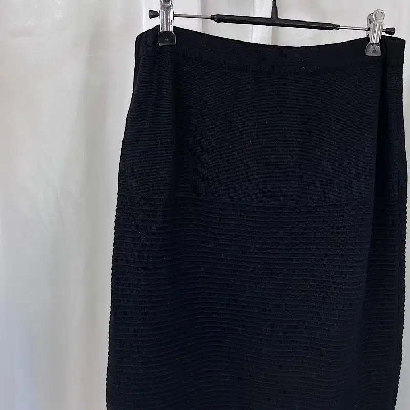 MATHARI wool skirt (made in Italy)