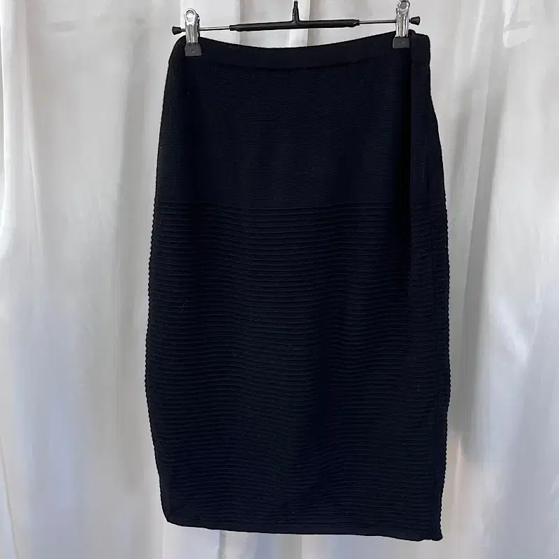 MATHARI wool skirt (made in Italy)