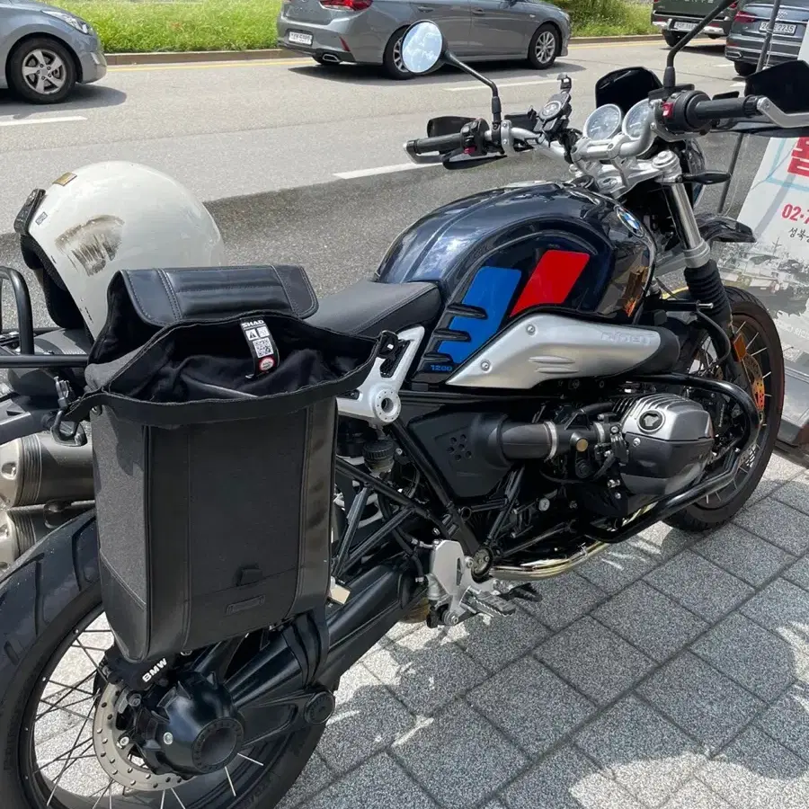 알나인티 어반gs bmw r9t 23년 3천키로