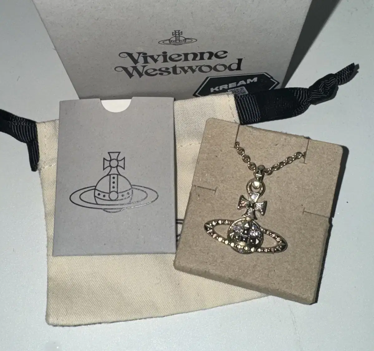 Vivienne Westwood Mayfair Bath Relief Pendant Gold