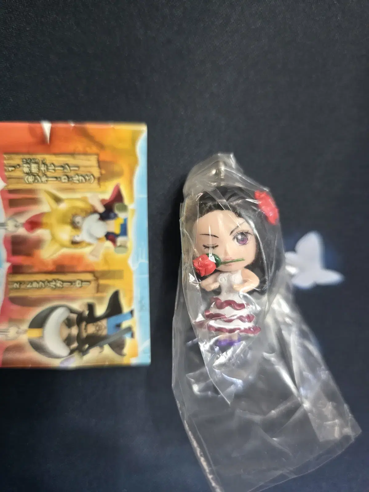 ONEPIECE Gacha Figure Collection keyring Strap Violet Unsealed