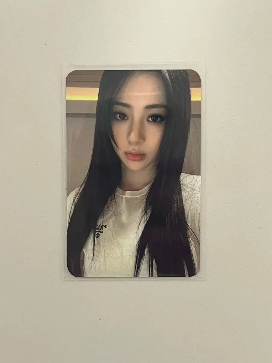 le sserafim huh yunjin unforgiven musicplantphotocard wts