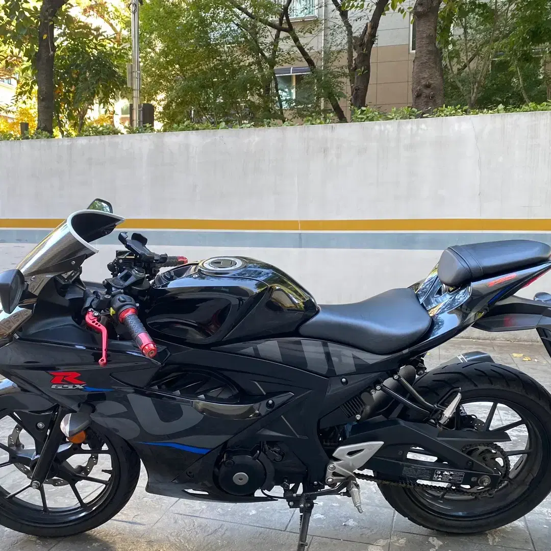 2019년 스즈키 GSX-R125 풀배기 튜닝 판매합니다.