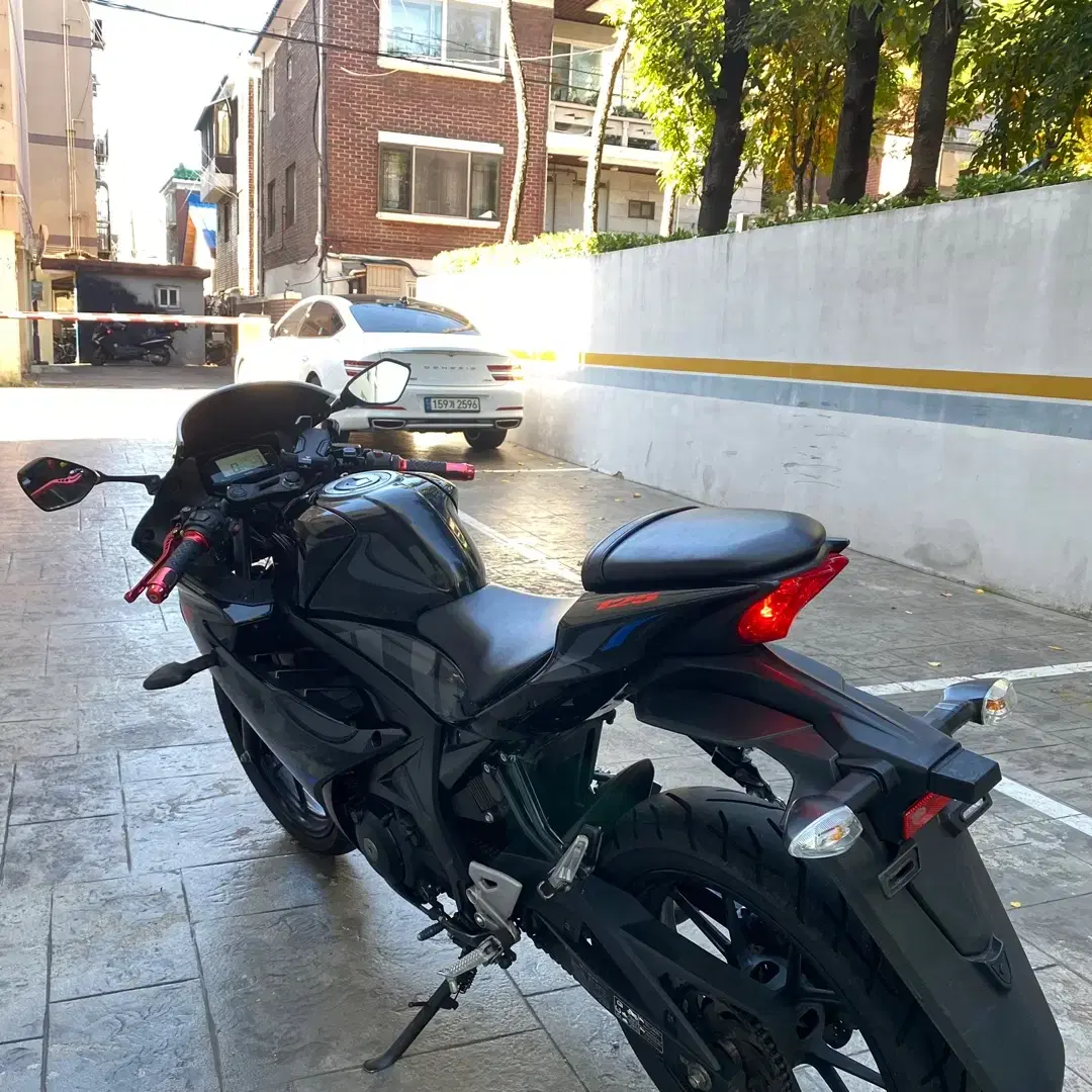 2019년 스즈키 GSX-R125 풀배기 튜닝 판매합니다.