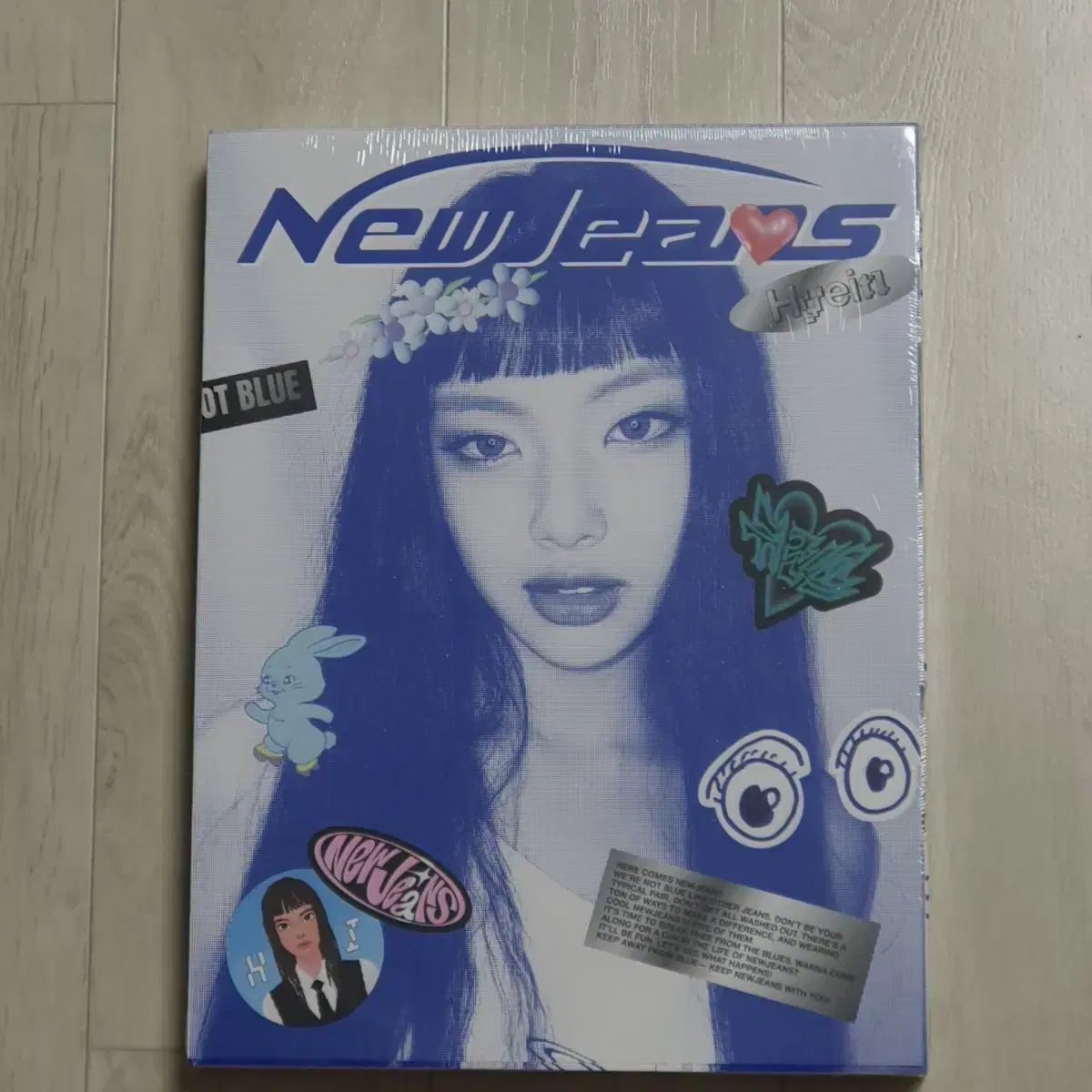 New Jeans hyein Bluebook album.