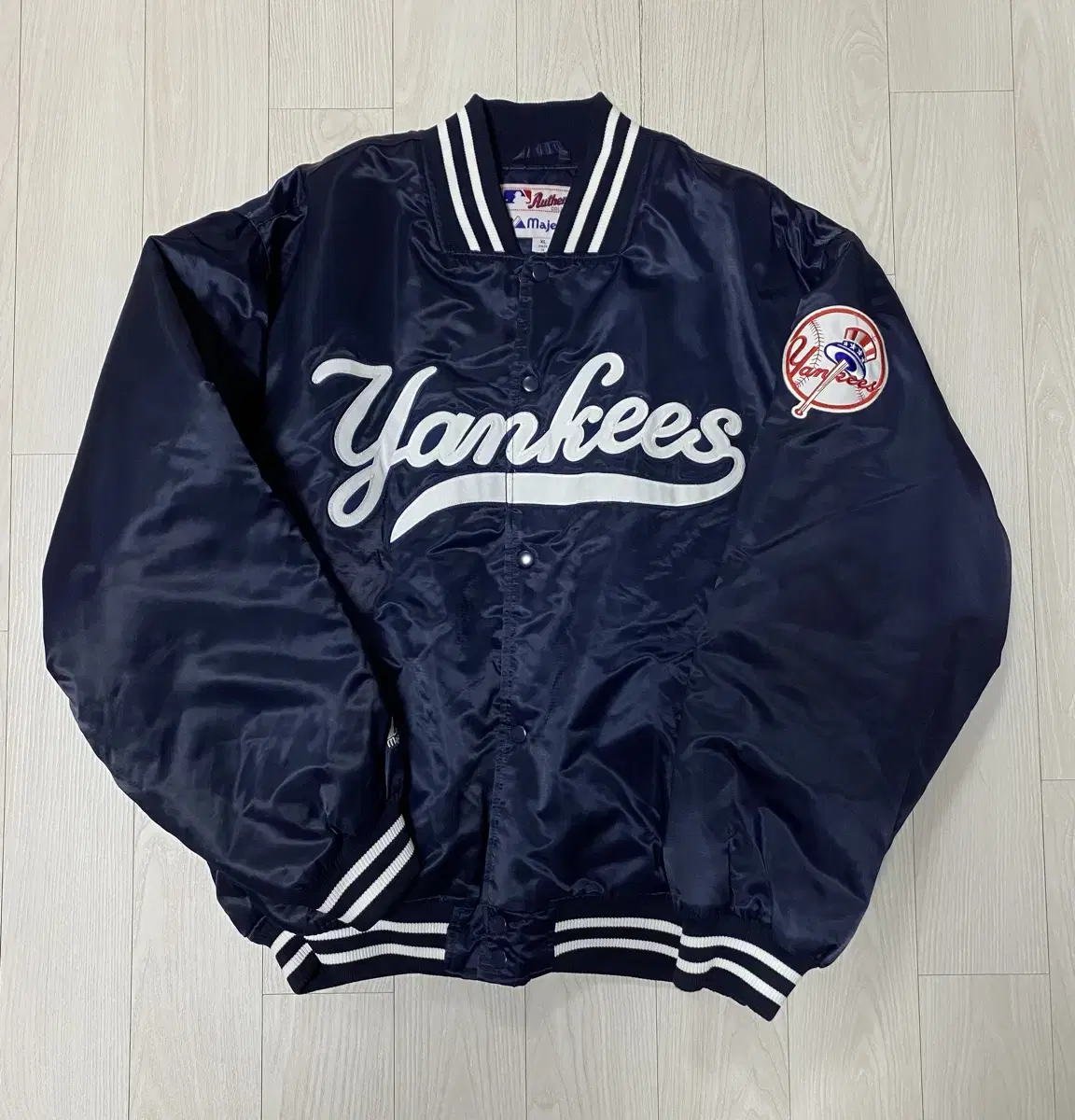 (XL mint) Majestic New York Yankees Satin Jacket