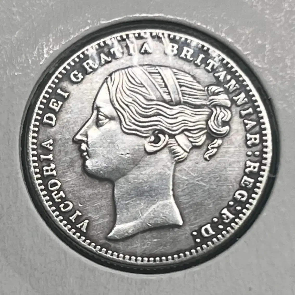 1844년 빅토리아여왕 one shilling 은화