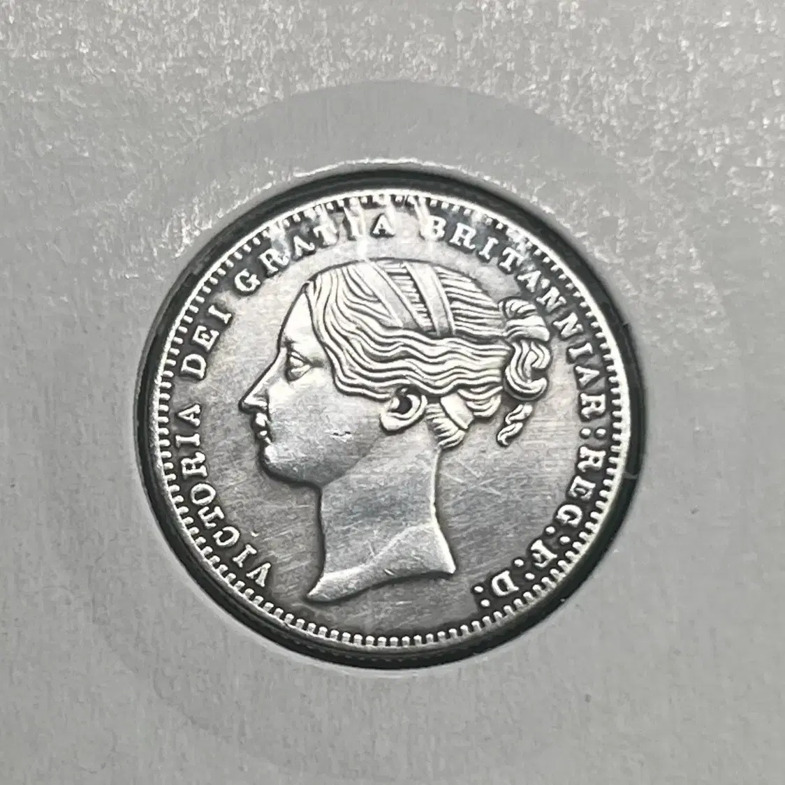 1844년 빅토리아여왕 one shilling 은화