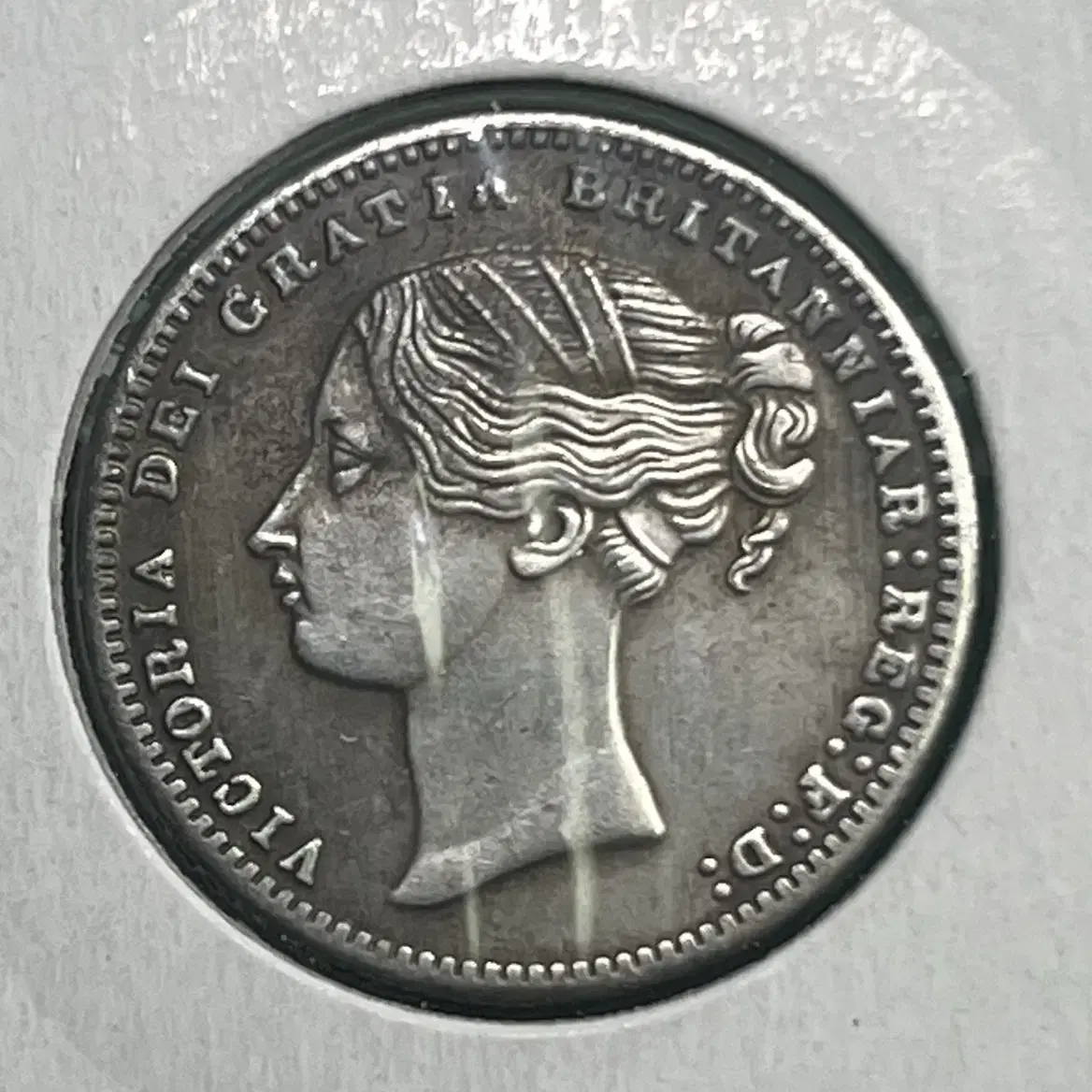 1844년 빅토리아여왕 one shilling 은화