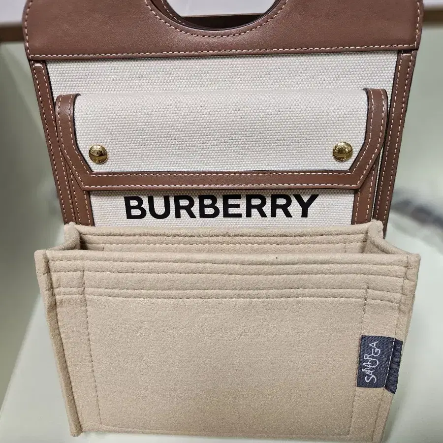 BURBERRY 레더 토트백 스몰