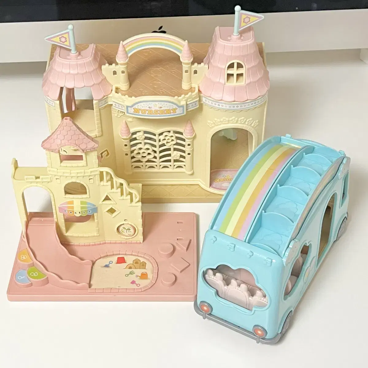 Sylvanian Castle Preschool Set Bus