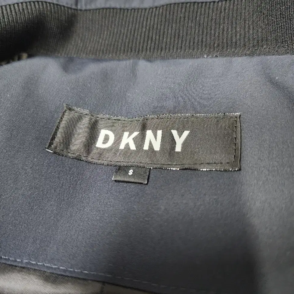 (정품) DKNY 데일리 점퍼 / 한섬 수입 / 다크네이비 / S 95