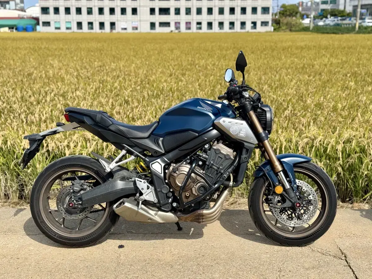 21년식 CB650R 맷 블루 18,842km