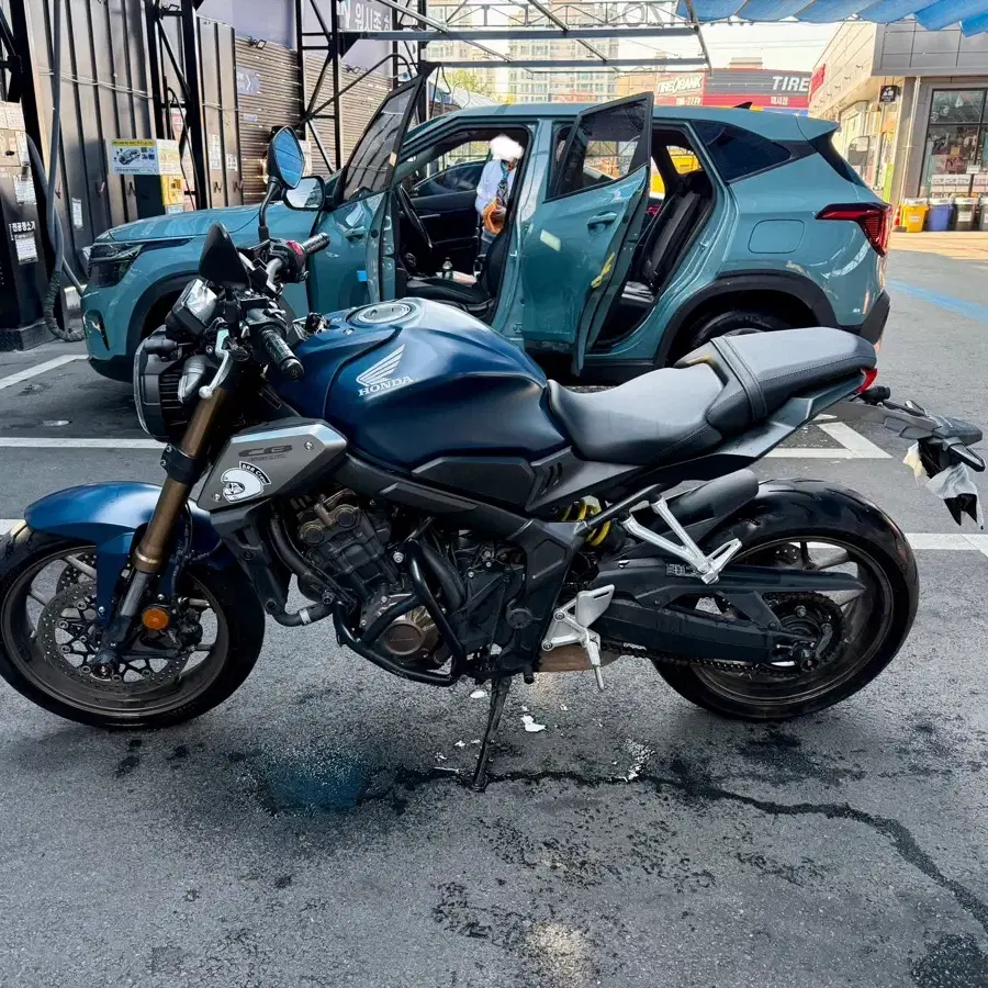 21년식 CB650R 맷 블루 18,842km