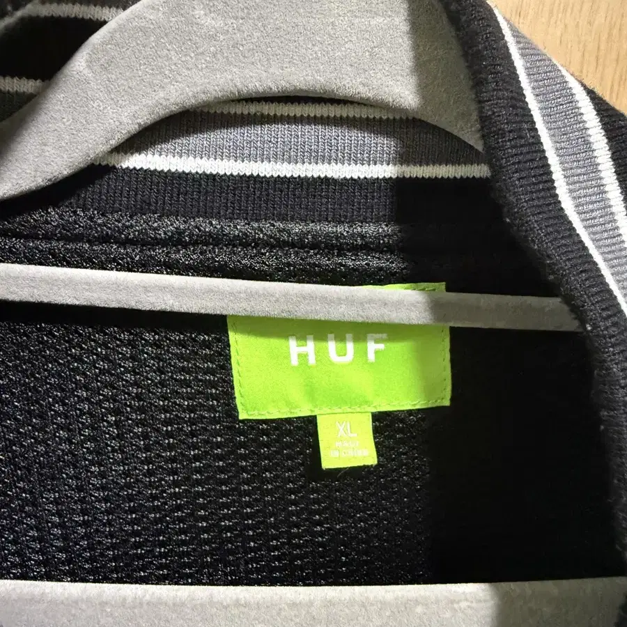 허프 HUF 플리스 바시티자켓 XL 팝니다