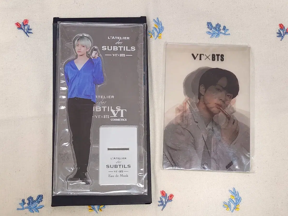 BTS Taehyung v VT acrylic stand + Transparent Postcard Set sealed in bulk