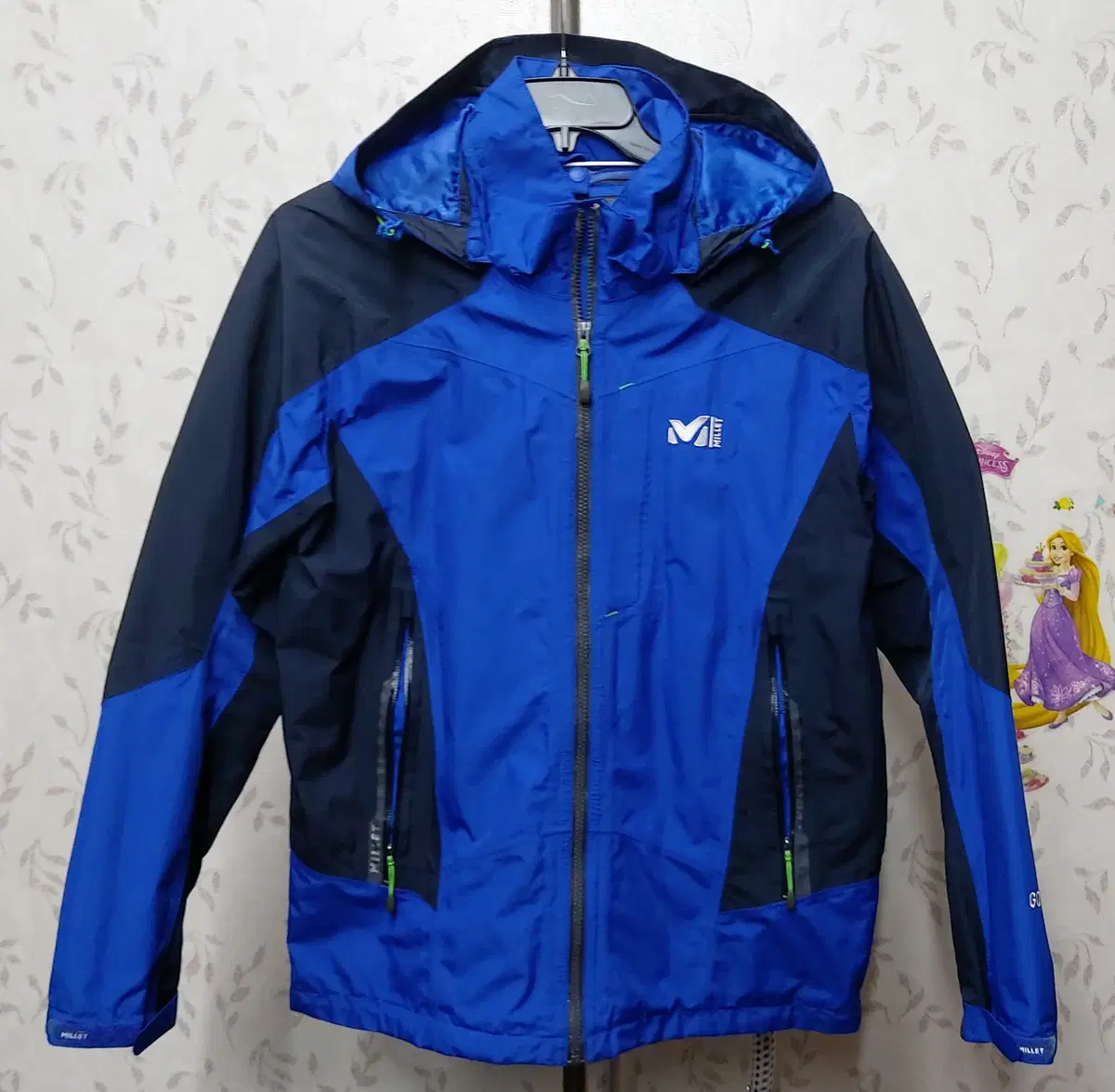 X/Sold/Millet 105 Gore-Tex Windbreaker