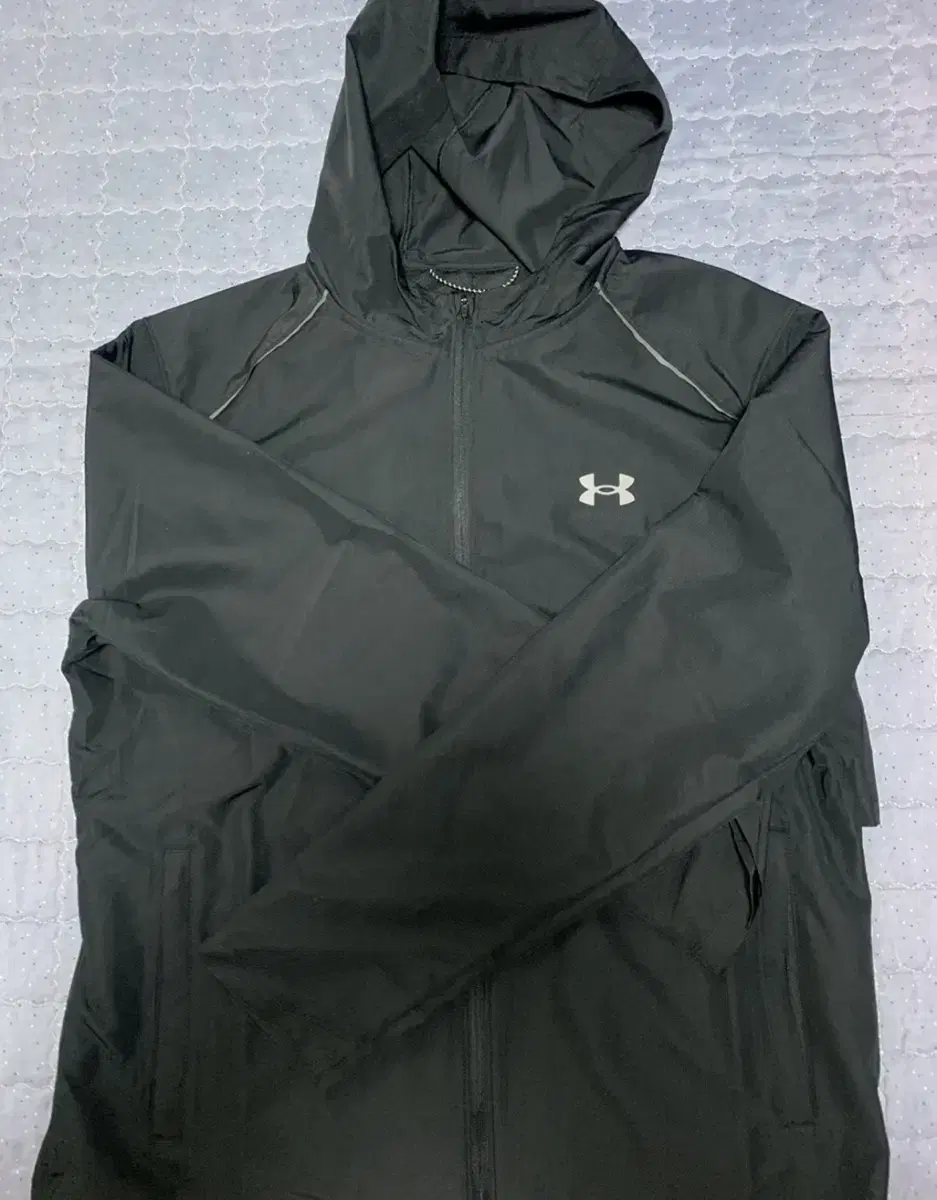 Brand New L Under Armour Windbreaker Black