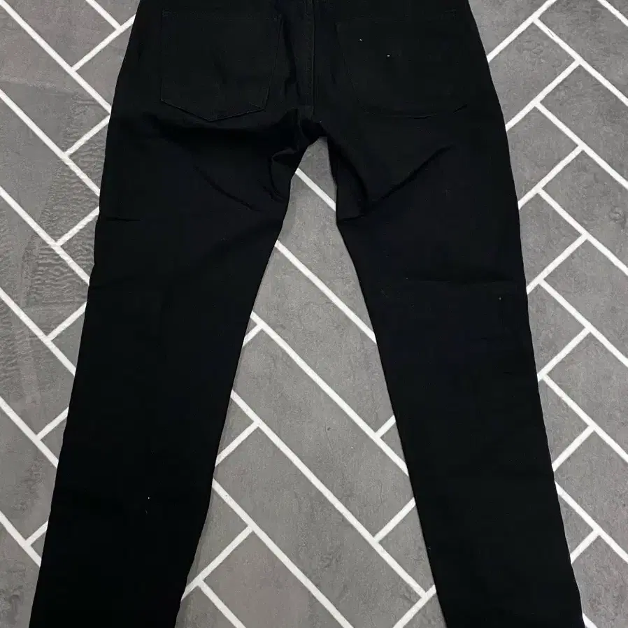 slimfit black line jeans ( size 29 )