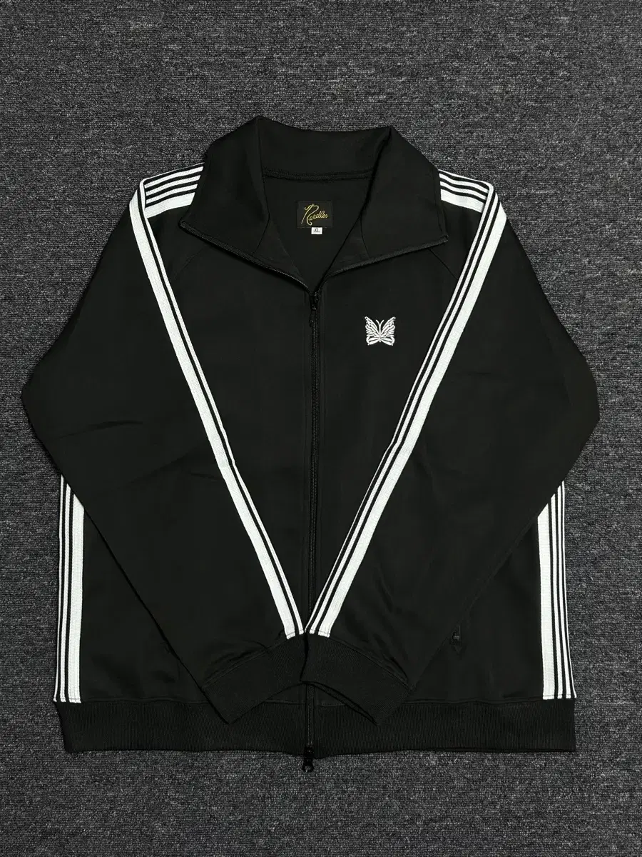 XL) Needles Tracktop Black needles