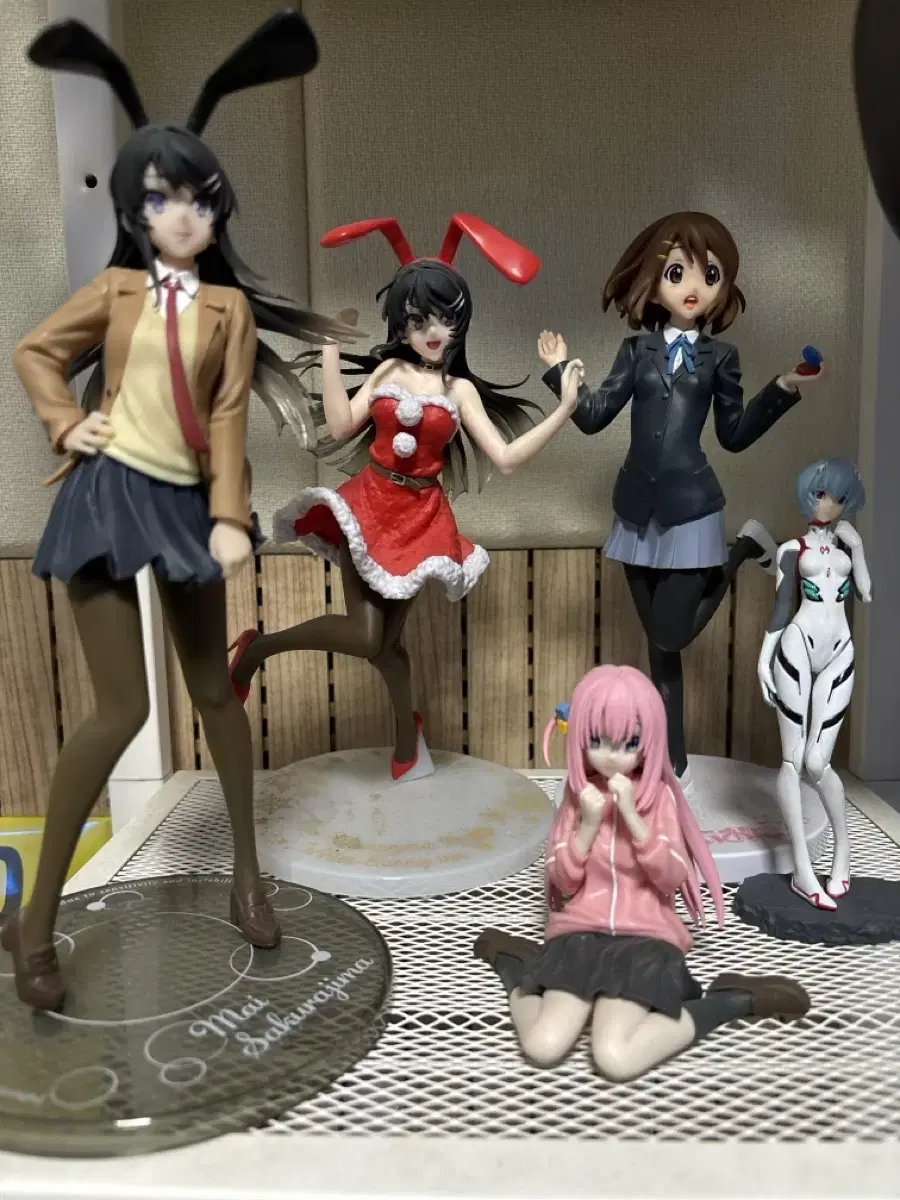 Sell figures in bulk Mai,Botchi,Yui,Lay