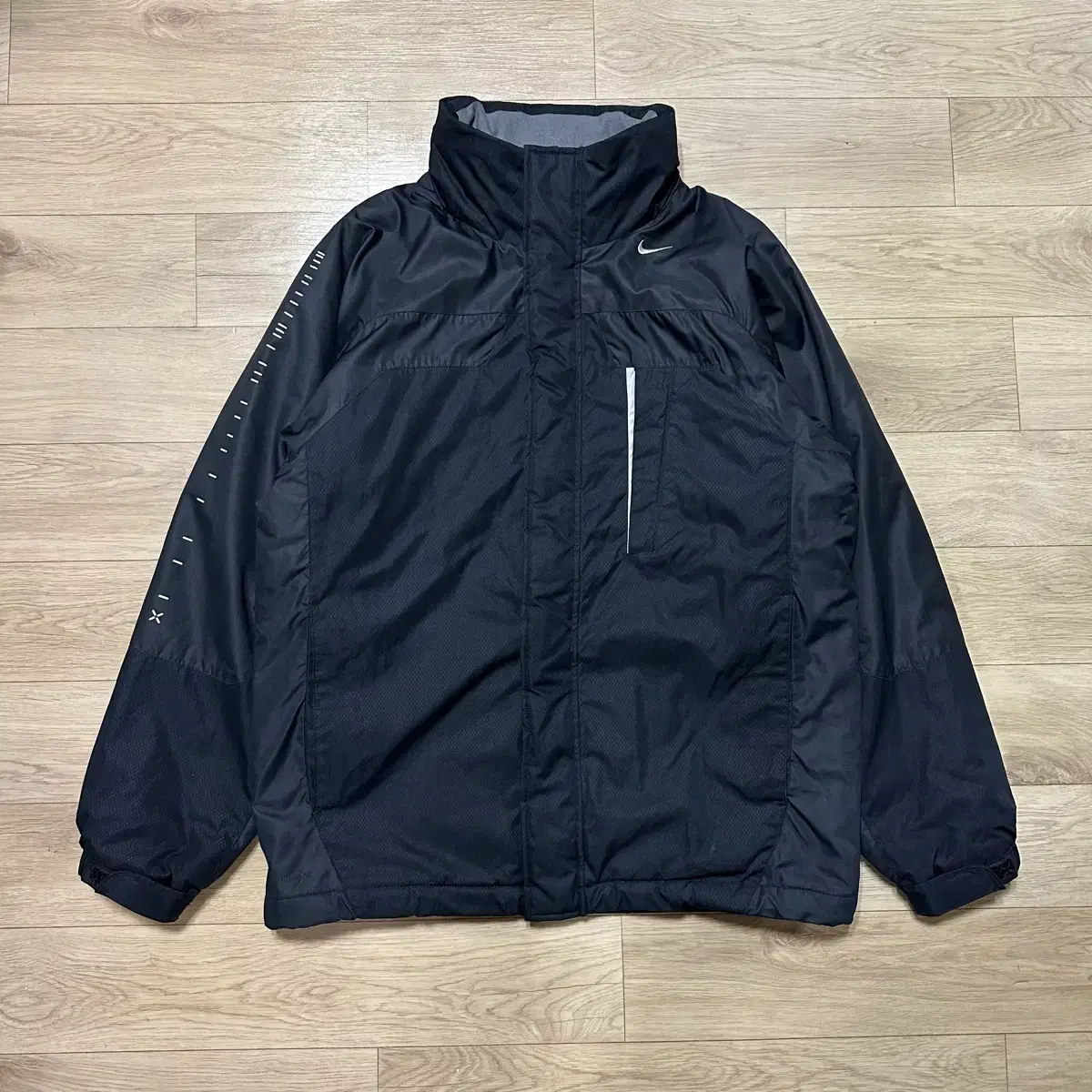 Nike Windbreaker Nike Padded Jumper Jacket (Sizes M to L)