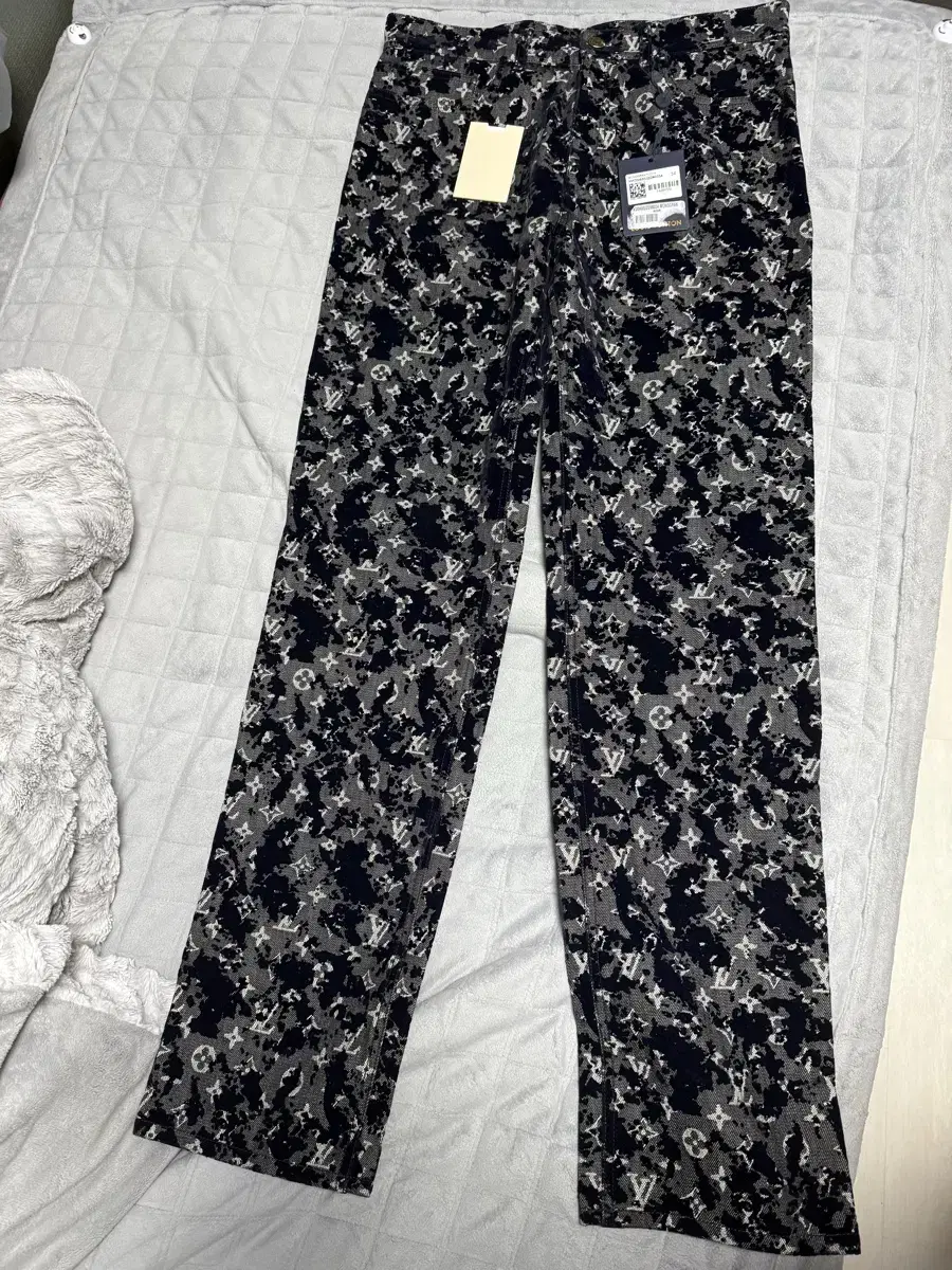 Genuine) Brand New Louis Vuitton Denim Jeans