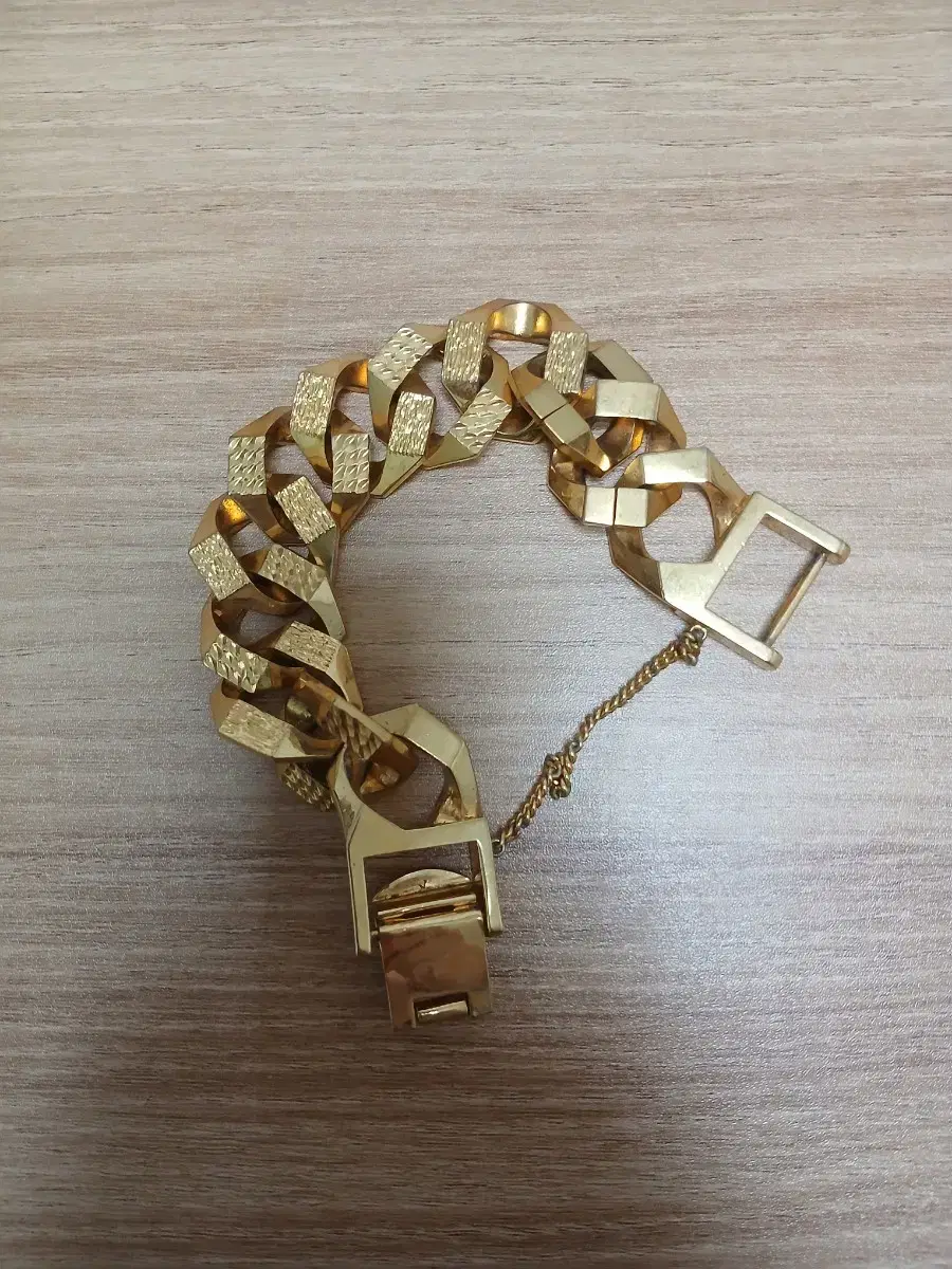 Gold-plated bracelet