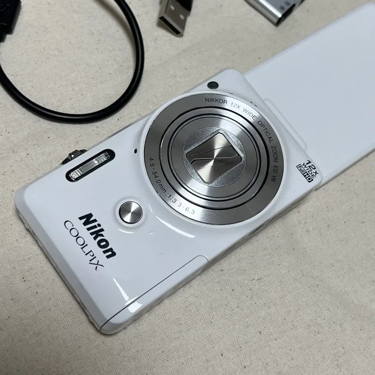 니콘 쿨픽스 셀피 디카 nikon coolpix s6900 레트로 화이트