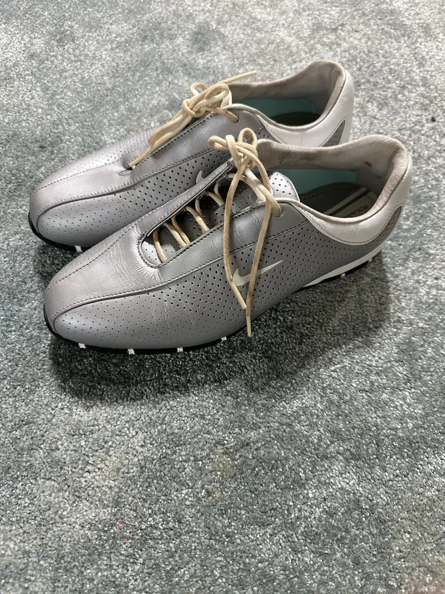 9-36 Nike Golf Shoes Size 250