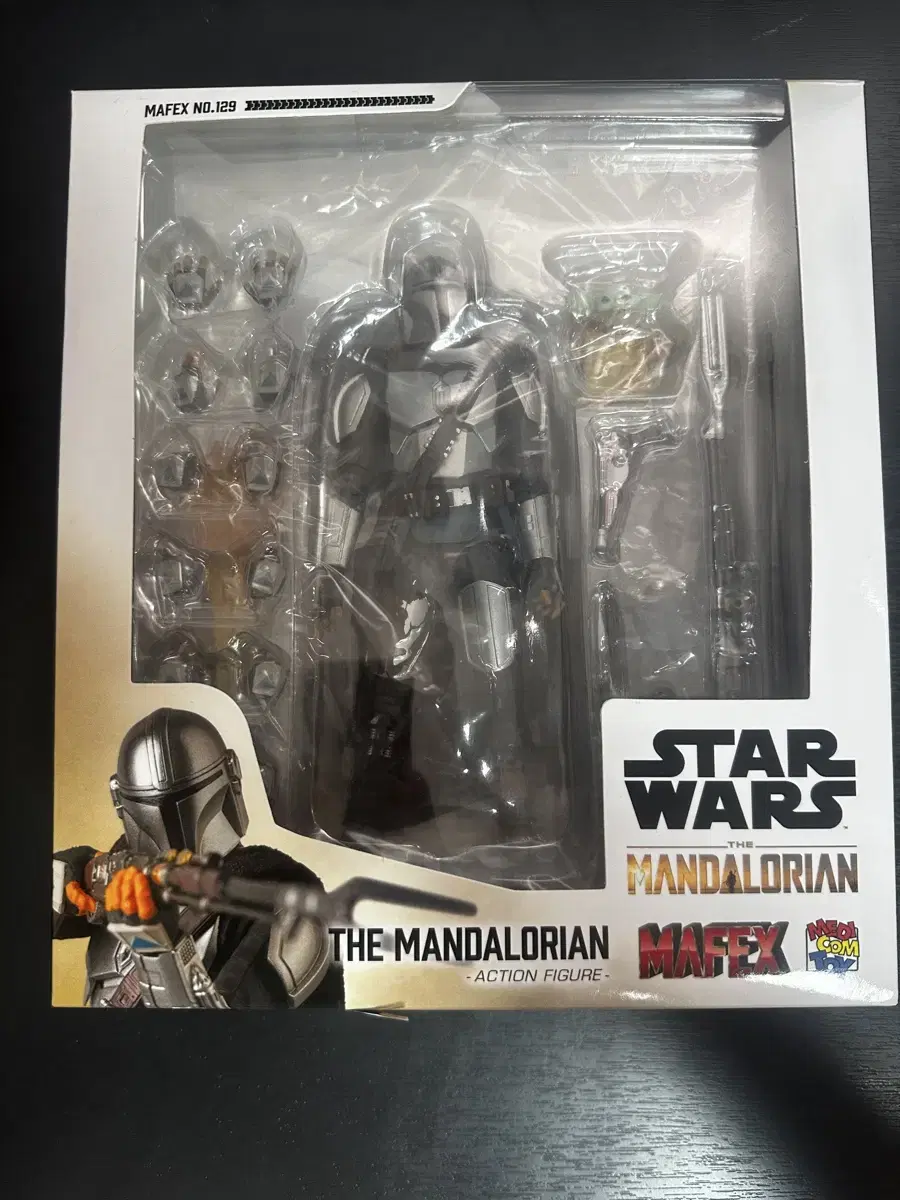 MAFEX Mandalorian Figures