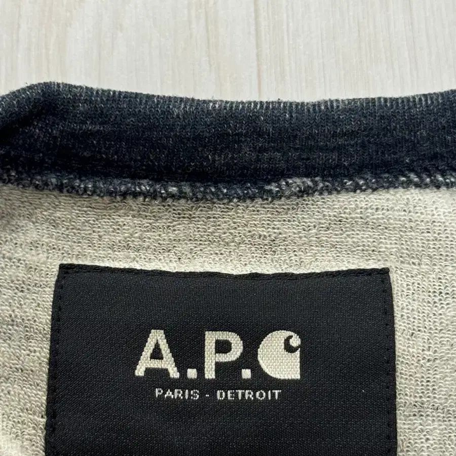 A.P.C X 칼하트   칼페쎄