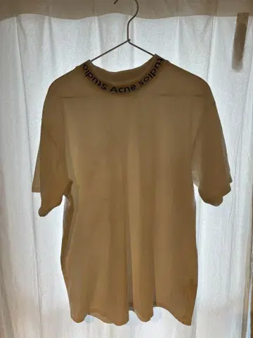 아크네 티셔츠 화이트 화이트 옷깃 로고
