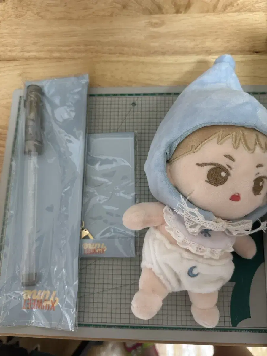 Xiumin doll and others official goods bulk sell