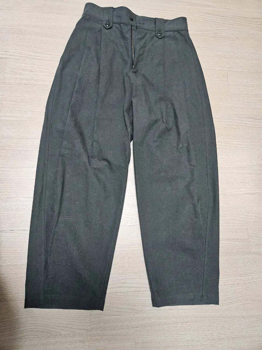 Prismwicks Dip-to-Tuck Pants Olive