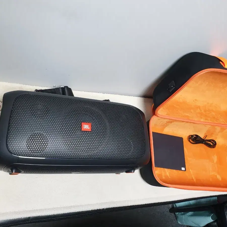 JBL PARTYBOX ON-THE-GO 내장형 앰프