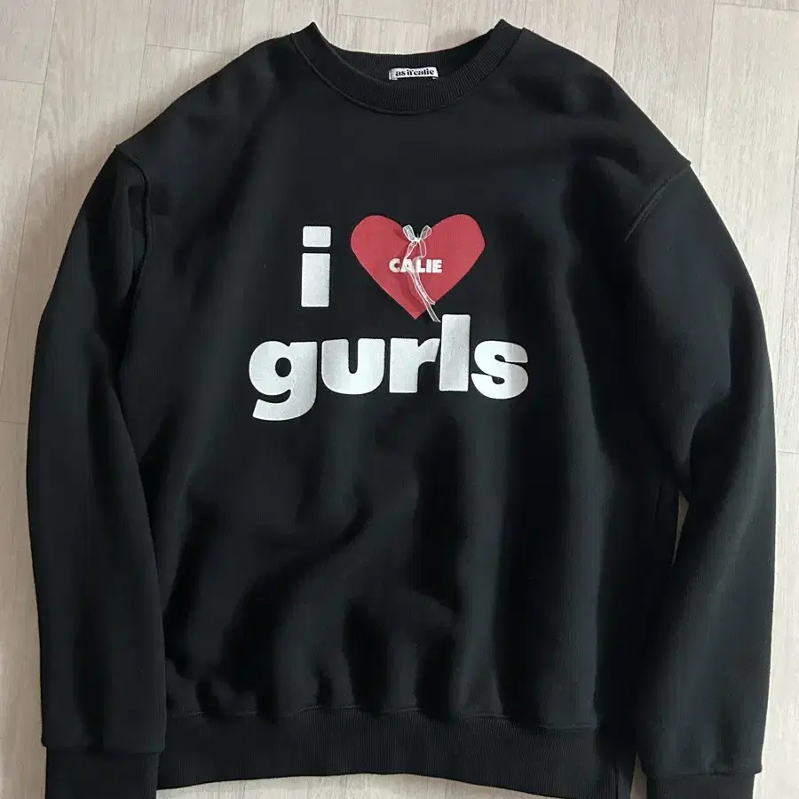 에즈이프캘리 맨투맨 calie gurls sweatshirt 블랙