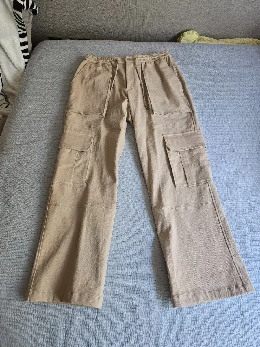 Garnet Homme Men's Cargo Pants sells