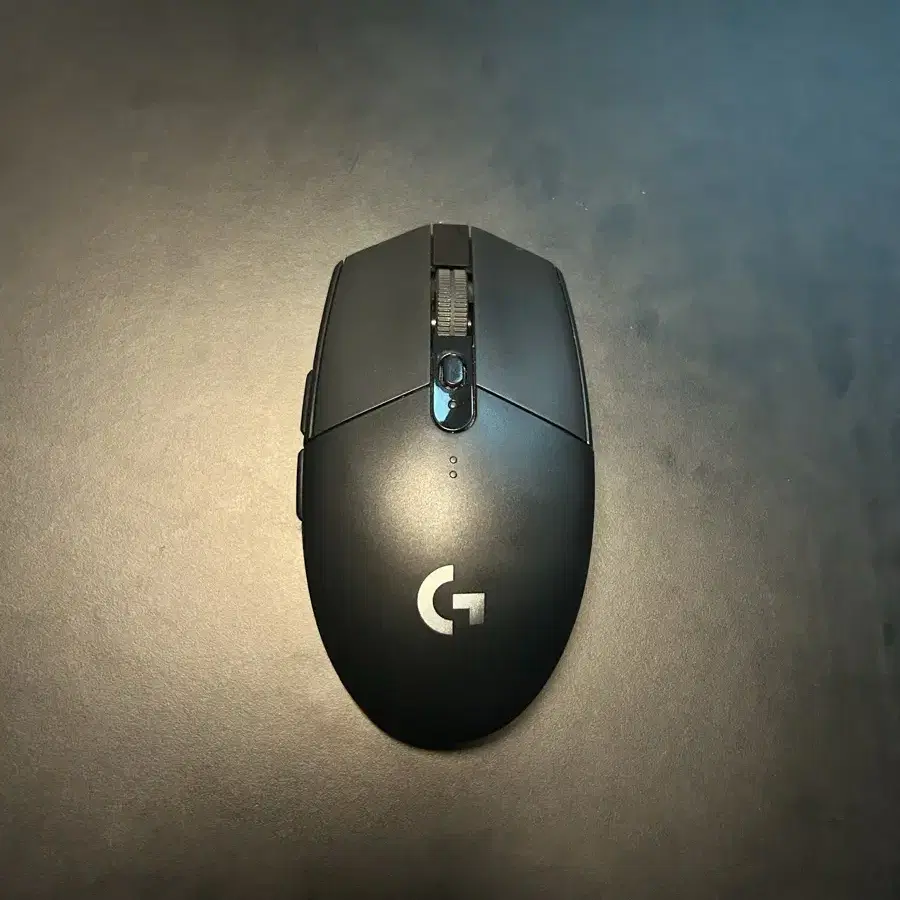 로지텍 G304 LIGHTSPEED 무선 게이밍 마우스