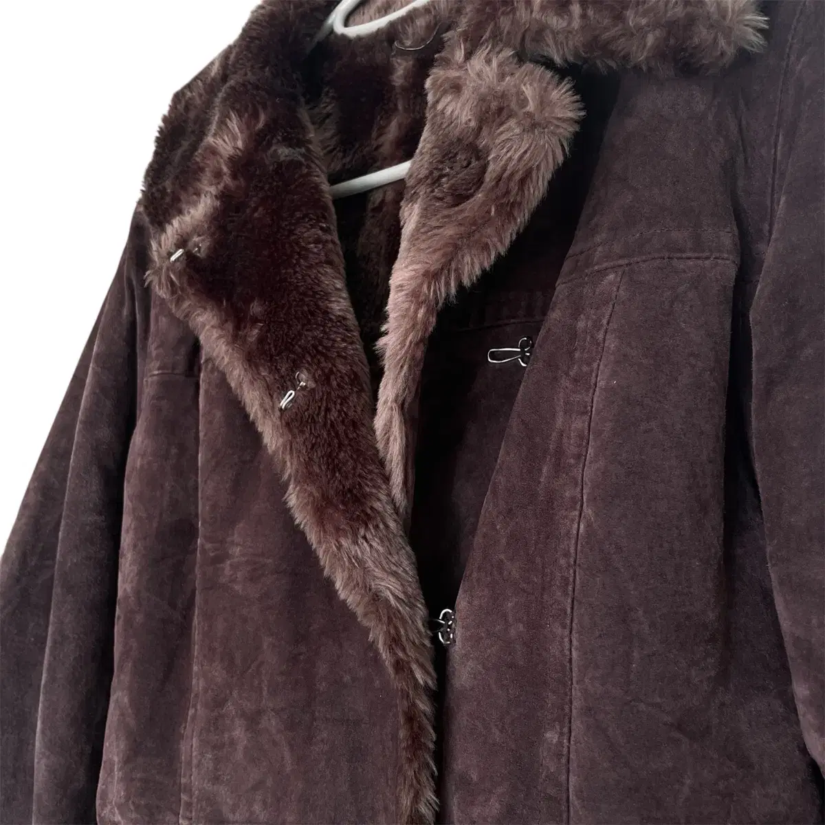 Dark brown suede hook fur jacket