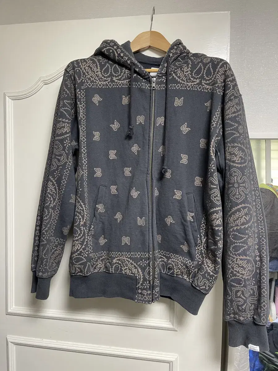 Thisisneverthat Dinedat Paisley Hood