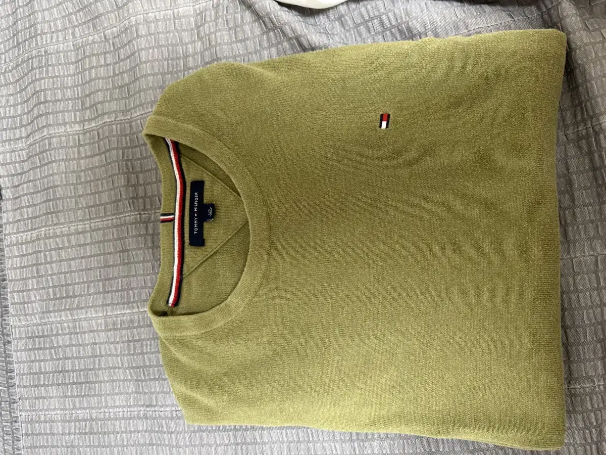 [100] Tommy Hilfiger Men's Knit Large