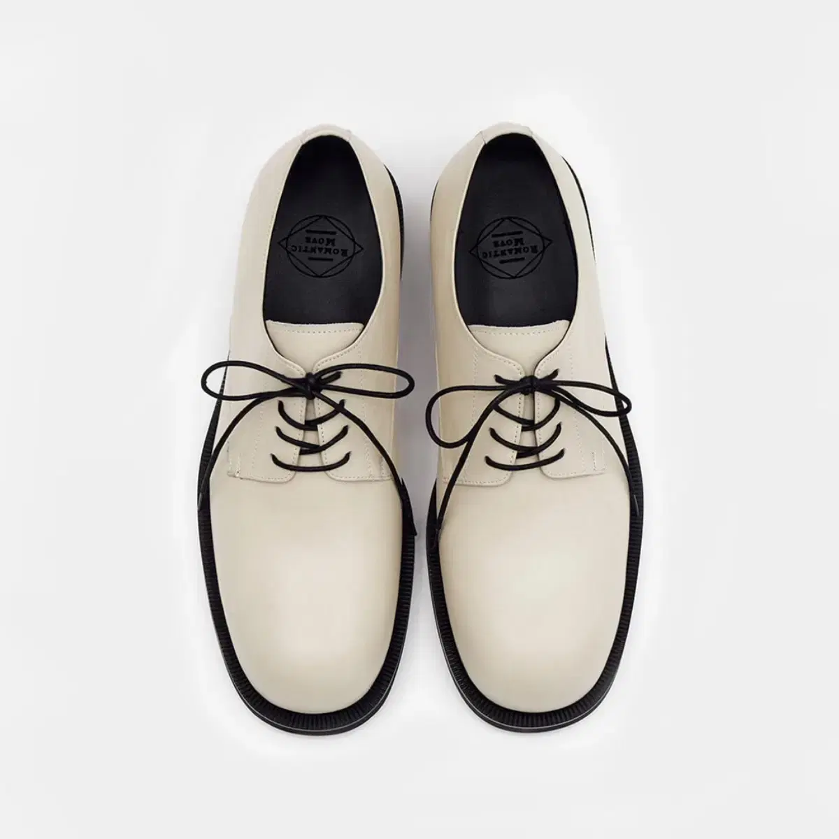 [300] Romantic Move Laboon Derby Ivory