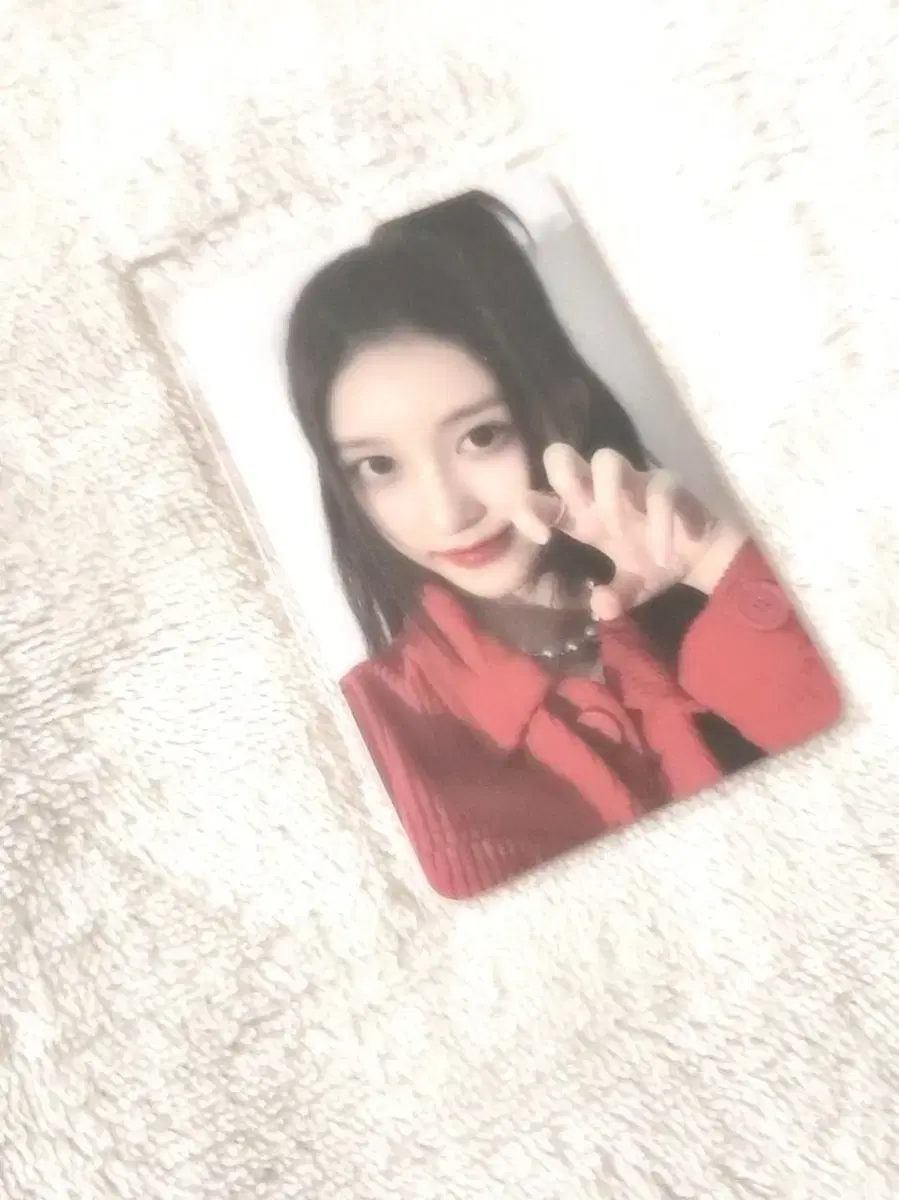 ive gaeul off the record album photocard