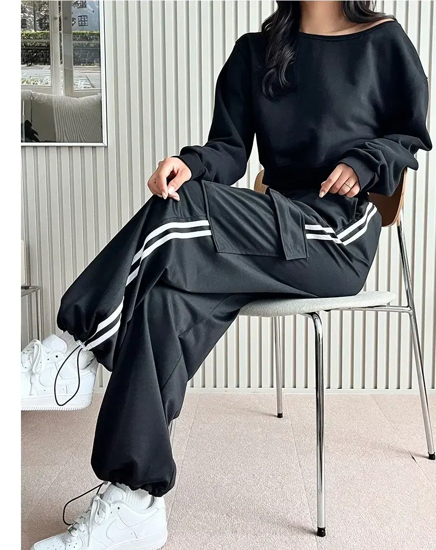 Trendy two-line striped string cargo pants