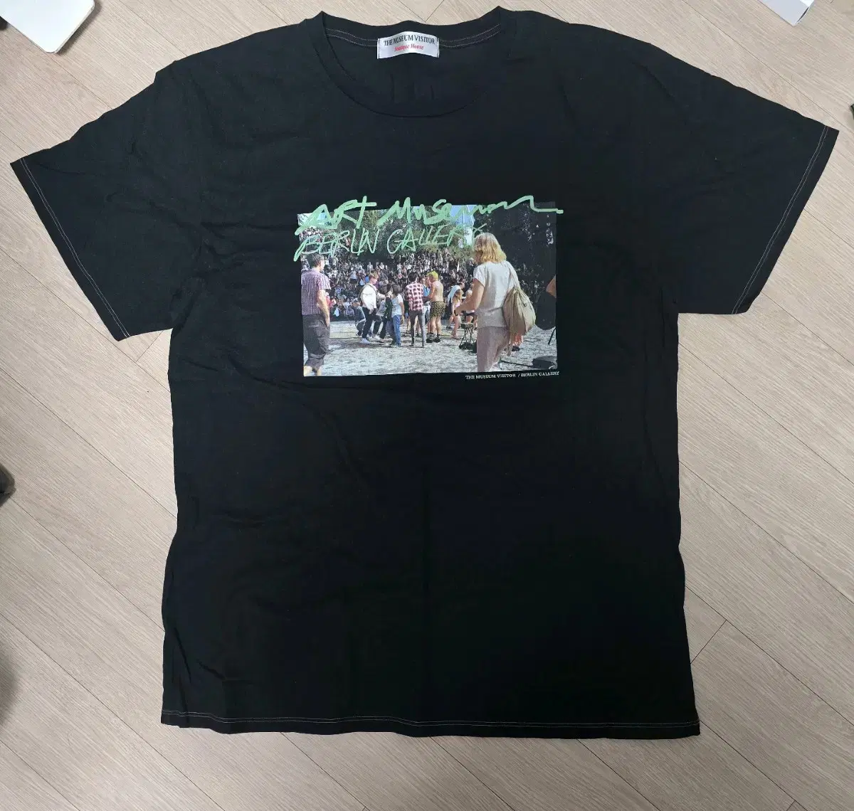 TheMuseumVisitor Vahn Short Sleeve Tee Size L