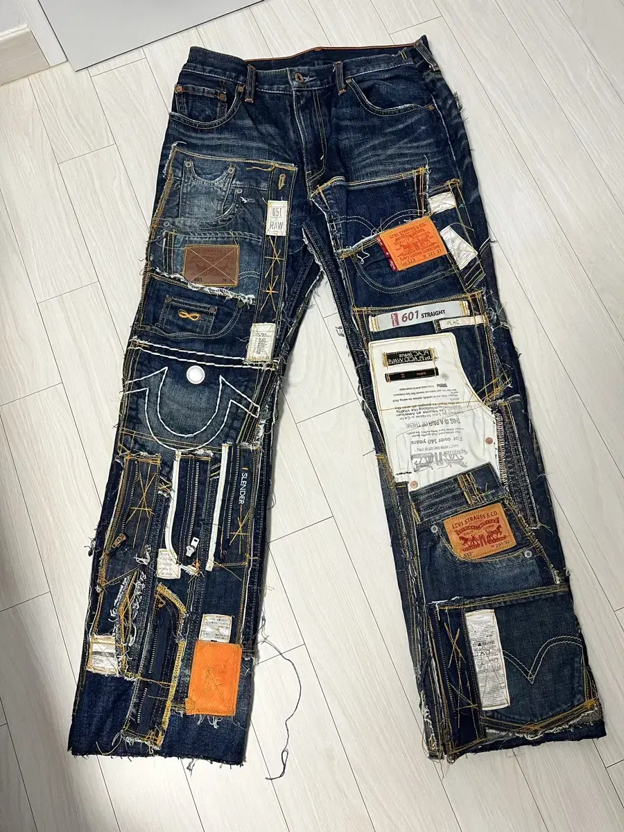 [30] Levi's Custom Pants