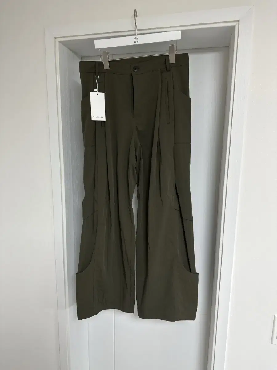 [3] Bigin202 Nicoma Two Tuck Pants Deep Olive