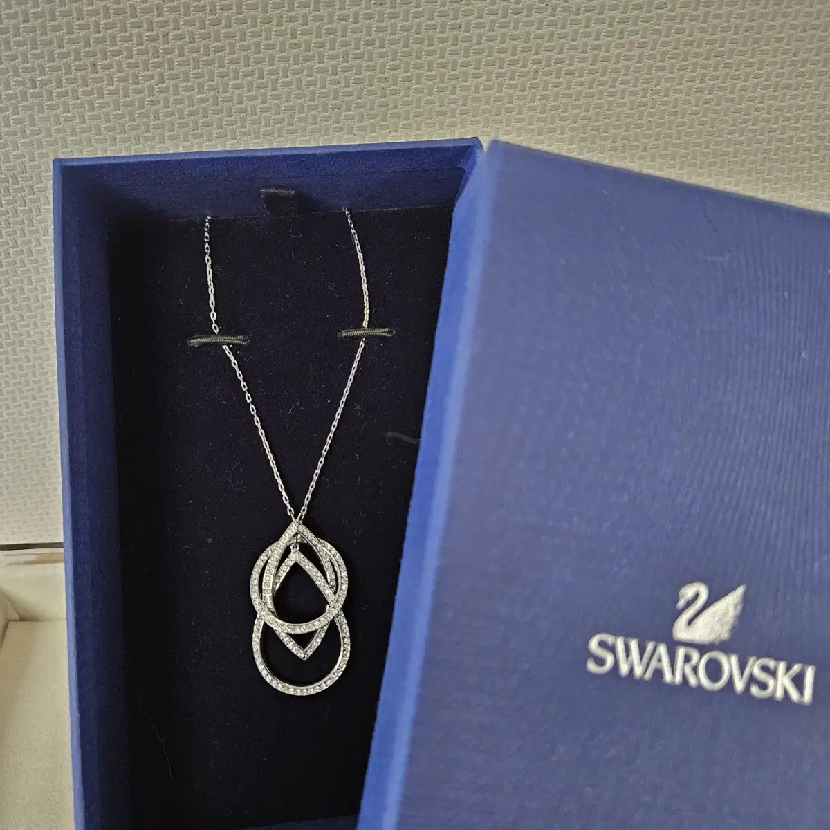 스와로브스키 SWAROVSKI Genius 목걸이