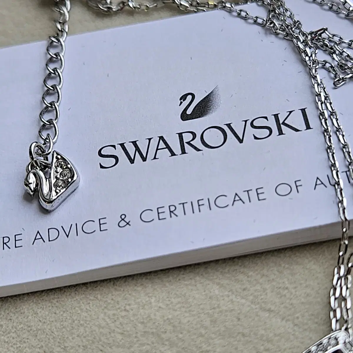 스와로브스키 SWAROVSKI Genius 목걸이